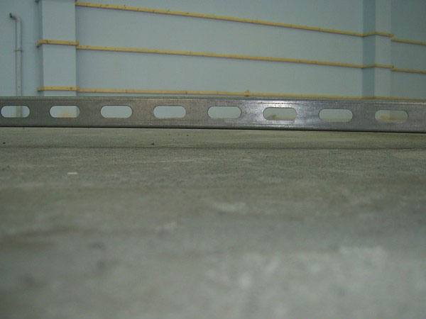 Укладка бесшовного наливного покрытия на основе резиновых матов в Балтийске