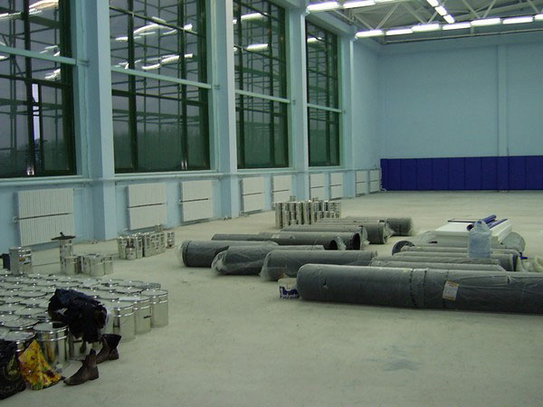 Укладка бесшовного наливного покрытия на основе резиновых матов в Балтийске