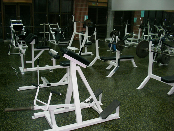 Укладка резинового рулонного покрытия