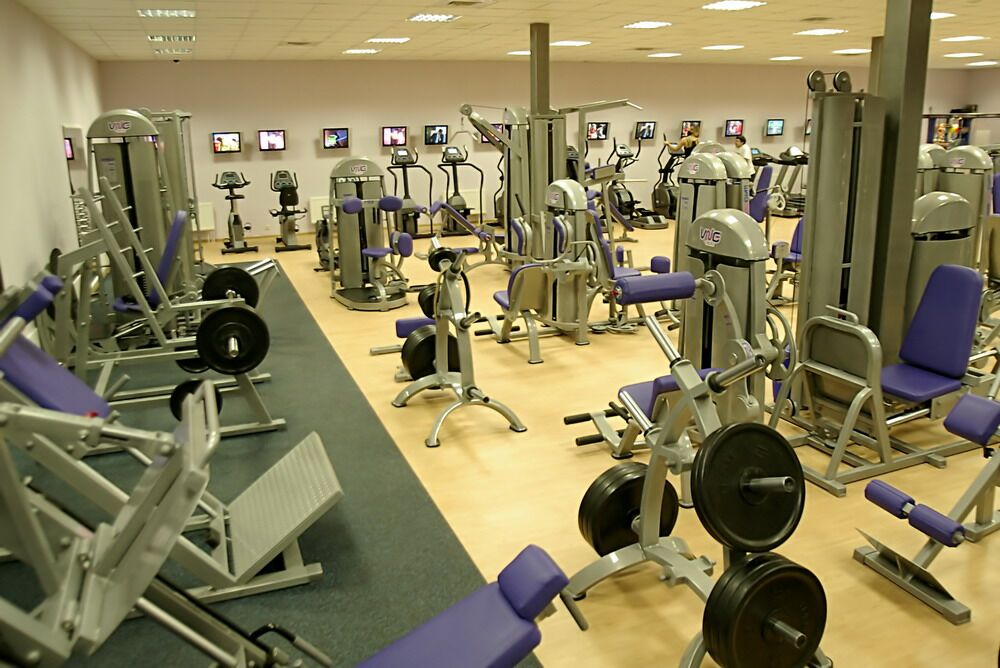 Укладка резинового рулонного покрытия