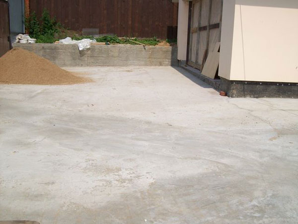 Монтаж сыпучих и бетонных оснований