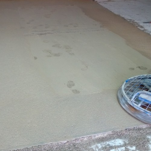 Устройство полимерного пола в помещении на ул. Новохохловская