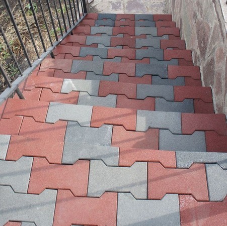 Укладка резиновой плитки и брусчатки