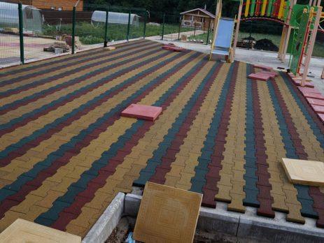 Использование резиновой брусчатки