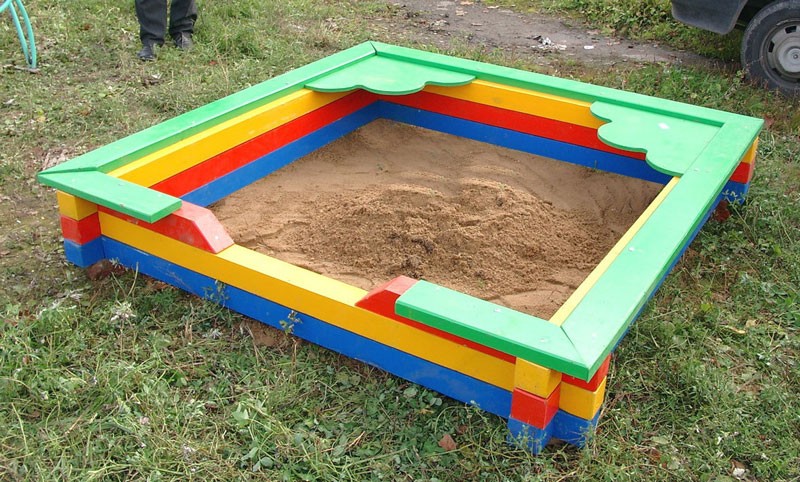Пластиковая песочница для детей