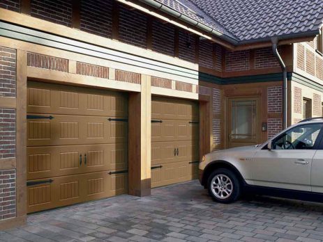 Покрытие из резиновой крошки перед гаражом