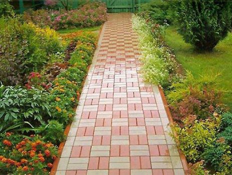 Укладка модульного дорожного покрытия для дачи