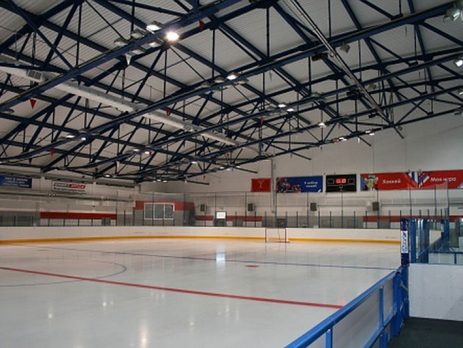 Обзор хоккейных арен для ледовых дворцов и уличных площадок