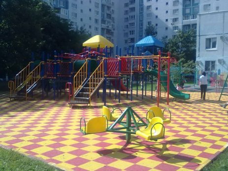 Резиновые плиты для детских площадок