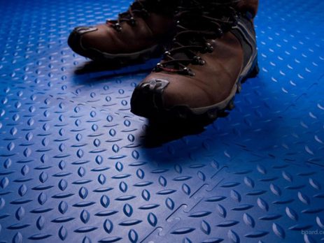 Промышленная ПВХ плитка: ее преимущества и сфера применения