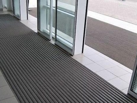 Грязезащитное покрытие: разновидности и свойства