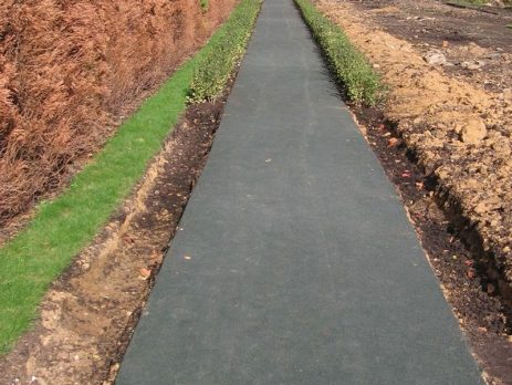 Резиновые дорожки в рулонах для дачи