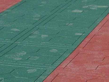 Травмобезопасное покрытие - резиновая плитка