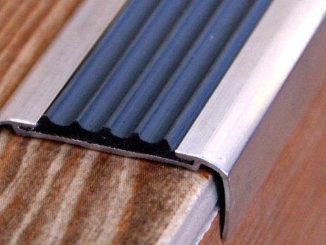 Резиновый противоскользящий профиль: что это такое?